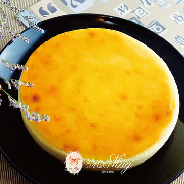 濃酪起士蛋糕 6吋【馬各先生】選用頂級澳洲乳酪，奶香濃郁略帶酸味，搭配手工自製酥脆餅皮，每一口都能嘗到綿密厚實乳酪，特別適合喜歡重乳酪的您。