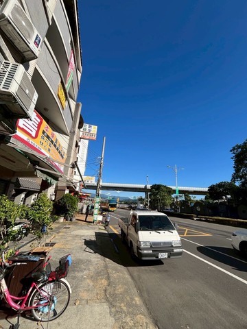 大里長二期正德芳南路震後大面寬透天別墅｜台中市大里區德芳南路