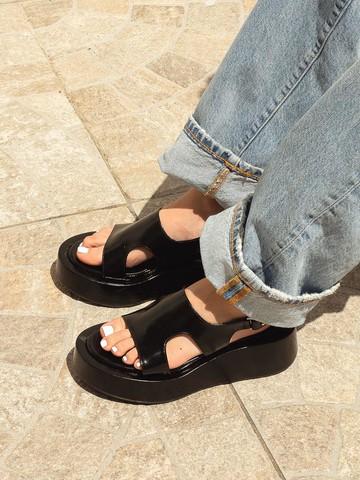 Salt button leather platform sandal black
