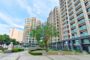 世紀都心10樓大戶~附4個坡平車位小巢大安生寶｜台中市烏日區健行南路