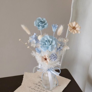 冰河藍白永生玫瑰小瓶花 手綁花 情人節禮物 居家擺設 送禮 附盒