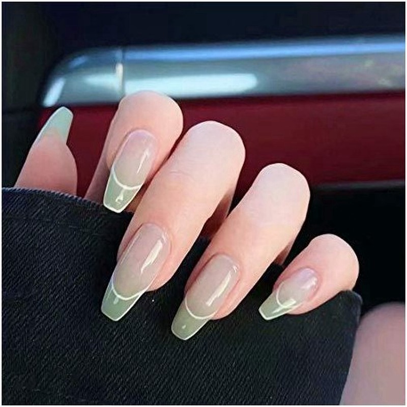 24pcsグラデーション偽ネイル光沢のある緑のフルカバーミディアムコフィンプレスシンプルなエッジデザインのネイル女性とグリルのためのフレンチネイルチッ 通販 Lineポイント最大0 5 Get Lineショッピング