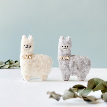 誕生石 羊駝胸針 June Pearl