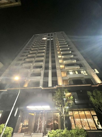 鄰近二苓與漢民商圈三房+車位 [ 和築親親 ]｜高雄市小港區宏平路