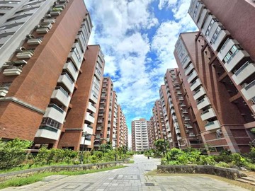 【勵志新城】甲區 舒適三房 柱邊平面車位 低管理｜高雄市岡山區岡山路