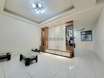 塗城商圈臨路車庫別墅｜台中市大里區垂統街