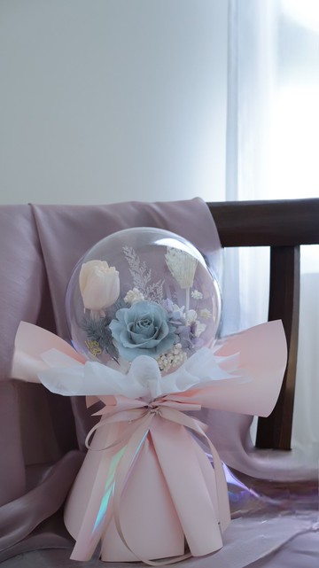 粉藍色系鬱金香波波球永生花束