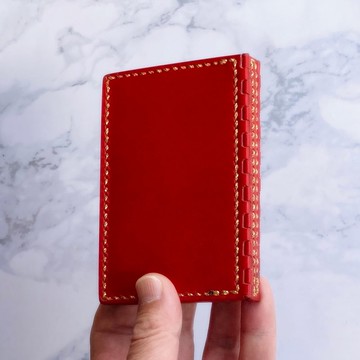 皮革鉸鏈 વારસદાર 紅色皮革與金色縫線