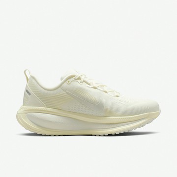 Nike 慢跑鞋 Wmns Vomero 18 女鞋 象牙白 米白 緩震 厚底 運動鞋 HM6804-110