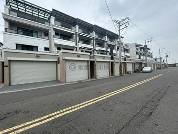 不淹水✨輕屋齡大地坪有孝親房車庫透天｜高雄市茄萣區尚義街