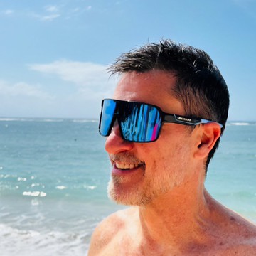 Skyline 全運動偏光太陽眼鏡 | UV400 星空黑