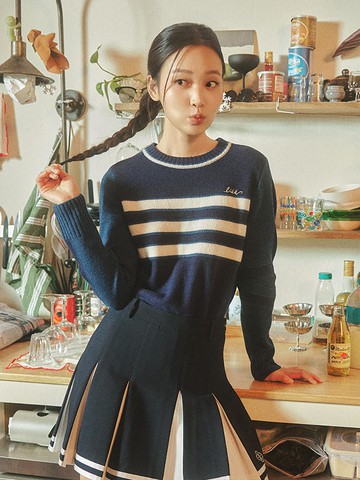 Striped Wool Blend Round Neck Knit [Navy]