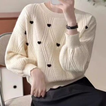 La Belleza圓領甜美風菱形格燈籠袖立體黑色愛心加厚保暖針織毛衣