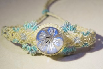 Floral x Macrame  粉蝶花 (南美蠟線手環)