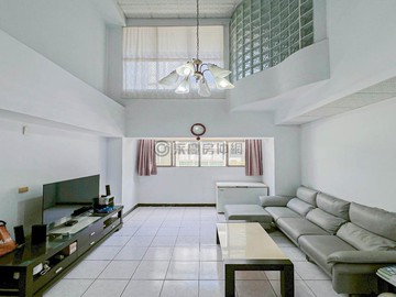 C28輕軌國際傑座無敵美屋況樓中樓挑高四房平車｜高雄市三民區大順二路