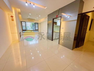 西雅圖超美裝潢蛋黃區大2房車~必須買一起發!｜新北市淡水區新市一路三段