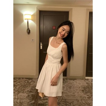 pusumede高級感顯瘦吊帶連衣裙