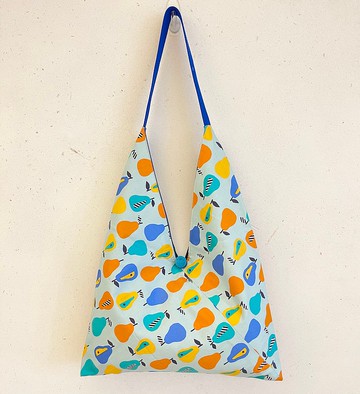 新款現貨/日式粽形側背包/兩面用西洋梨