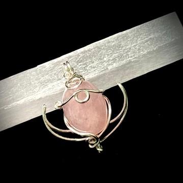 【調皮的守望者】 金屬編織 粉晶項鍊