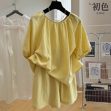 初色 純色薄款透氣原領短袖T恤上衣女上衣+寬鬆簡約休閒鬆緊腰寬褲短褲套裝-共2色-36447(M-2XL可選)