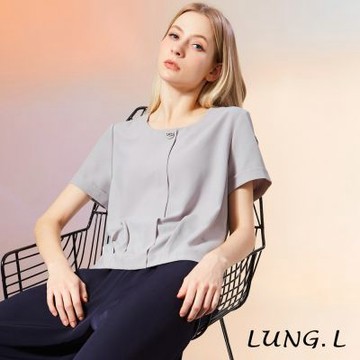 LUNG.L林佳樺  灰色飾釦下擺打褶短袖女裝上衣LW27A