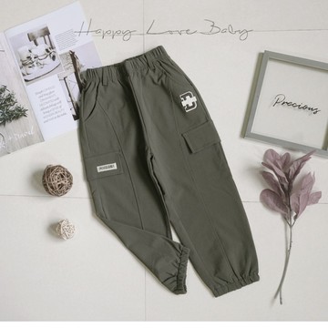 暗綠弧線設計小D機能柔軟彈力運動褲 秋冬童裝 男童長褲 男童棉褲 男童褲子 秋冬長褲 秋冬運動褲