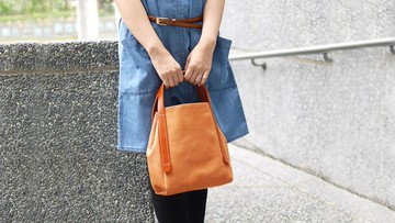 TEHA'AMANA ｜日本手工植鞣革 輕巧柔軟手提包 - 咖啡色