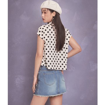 VICTORIA 落肩開襟雪舫印點女上衣-牙白