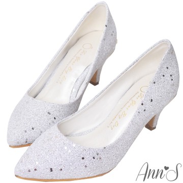 Ann’S華麗碎石後跟金立體小蝴蝶尖頭低跟包鞋-銀(版型偏小)