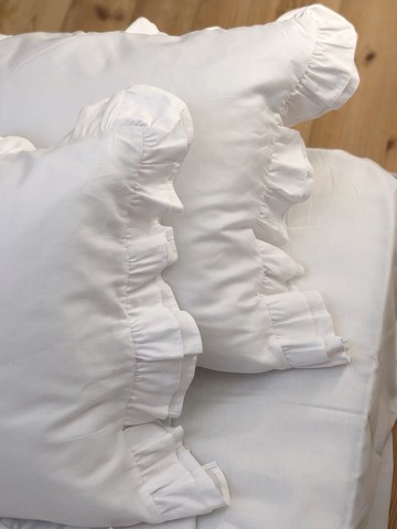 荷葉邊純棉素色緞面信封式枕套 - White，100% 純棉光滑緞面，信封式開口