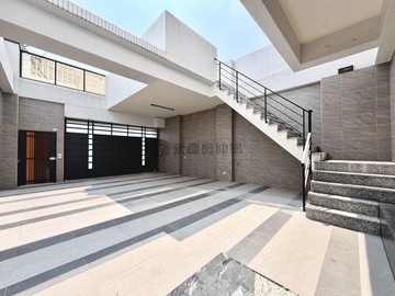 ✅鳥松臨7米路✅稀有超大地坪✅輕屋齡電梯雙車美墅｜高雄市鳥松區大竹路