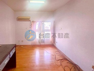 台南房地首選 高岡屋近崑山中學樓中樓低總價兩房｜台南市永康區新興街