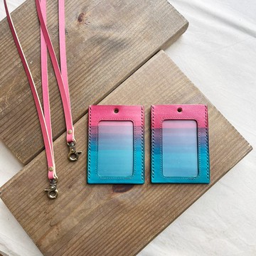 植鞣革識別證卡套_雙卡層_頸帶_胭脂粉漸層里昂藍
