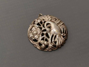 老銀簍空花鳥綴飾 – 古董老銀吊飾 / 墜子/ 鏈尾