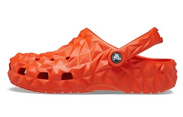 WMNS CROCS CLASSIC GEOMETRIC CLOGS ORANGE