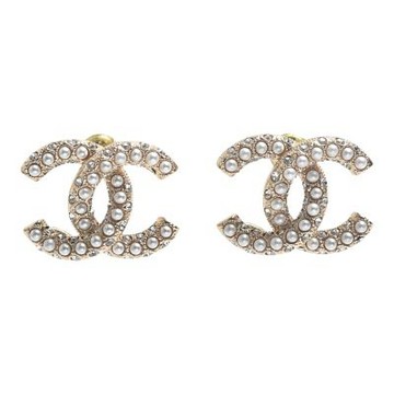 CHANEL 經典珍珠水鑽鑲嵌CC LOGO穿式耳環(金色)