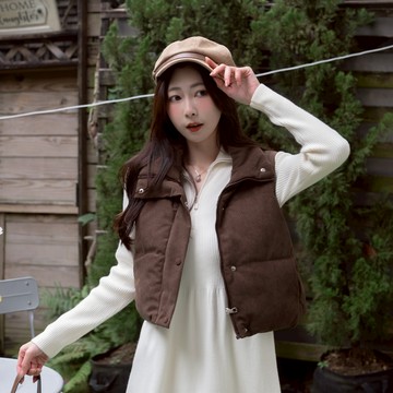 立領側釦下抽繩口袋短版燈芯絨麵包背心 RC850A02【現貨】