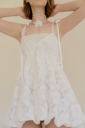 poppy tie strap dress 罌粟花苞綁帶洋裝 white lace 白蕾絲