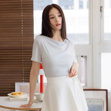 【初夏新品】HS 柔軟寬領素面上衣 淺灰