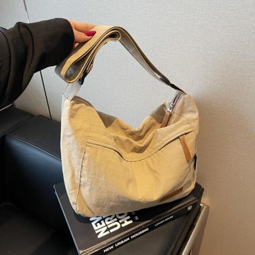 2025新款尼龍包包女大容量斜挎包大學生通勤上課包時尚休閑單肩包