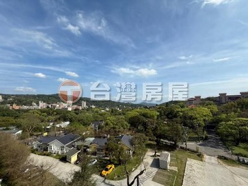 文化大學最美風景電梯大套房｜台北市士林區光華路