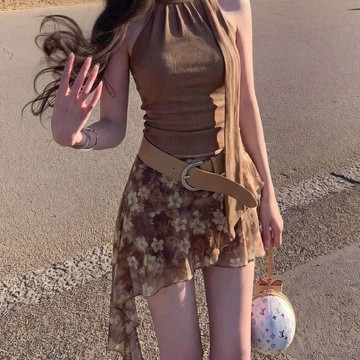 7846 人收藏備查💓辣妹廢土風套裝裙女夏季掛脖針織上衣碎花短裙顯瘦兩件套CUL5