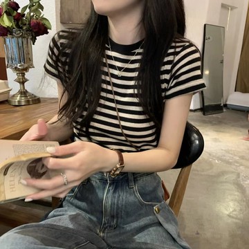 ZUCA”S - 韓版復古休閒條紋短袖上衣 短袖t恤 女裝 顯瘦上衣 衣服 寬鬆上衣 - T-582