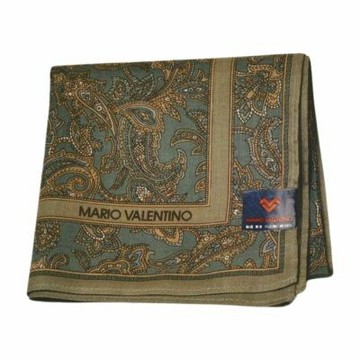 MARIO VALENTINO 日本製橄欖綠佩斯利圖騰字母LOGO帕領巾(47CM)