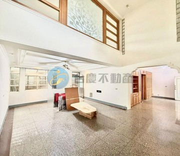 龍潭市區大同路大面寬雙透天｜桃園市龍潭區大同路