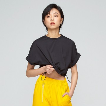 不可退換 /抗菌落肩短版抽繩上衣(女)-膠片黑