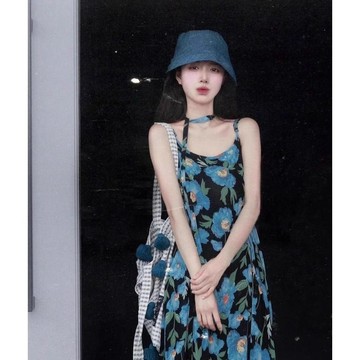 【法式度假】新款質感高級藍色花色無袖吊帶連衣裙 吊帶連身裙 吊帶長裙 連身裙 連身裙長裙 長裙 裙子連身裙 黑色長裙 海