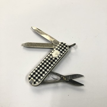 ［沐沐屋］victorinox  維氏 58mm 經典七用瑞士刀 黑白尼龍 0.6223.L1005