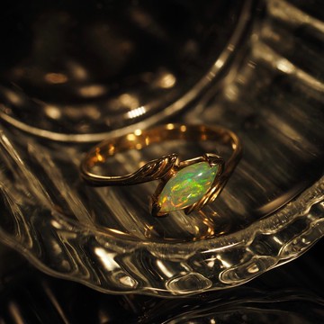 14K金蛋白石侯爵夫人戒指14K Gold Opal Marquise Ring