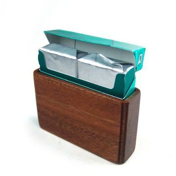 IQOS 熱棒盒由木 A 製成